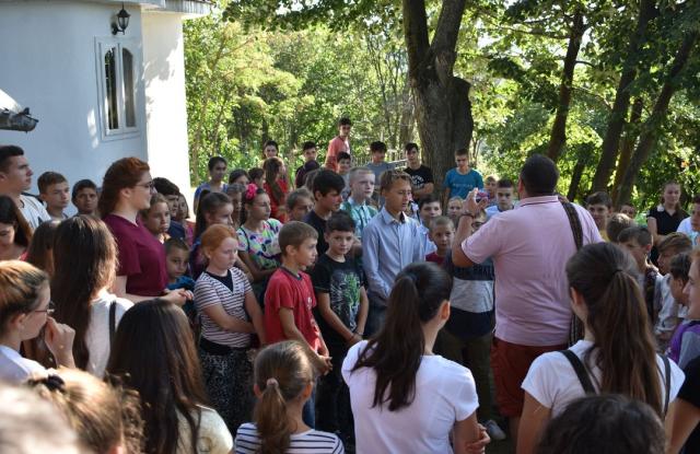 Tabăra „Copilărie și credință” în Episcopia Hușilor: prima ediție în parohiile Tămășeni, Viișoara și Țifu