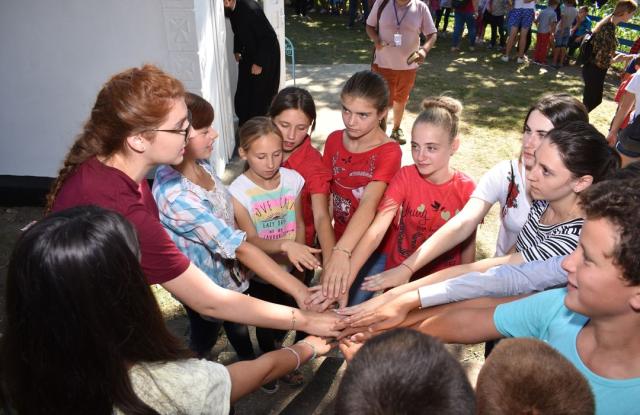 Tabăra „Copilărie și credință” în Episcopia Hușilor: prima ediție în parohiile Tămășeni, Viișoara și Țifu