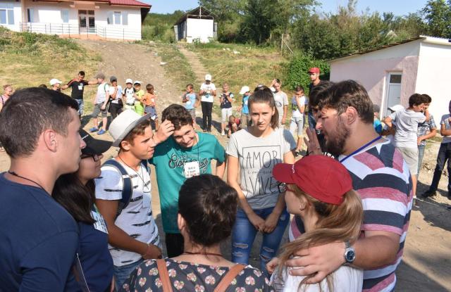 Tabăra „Copilărie și credință” în Episcopia Hușilor: prima ediție în parohiile Tămășeni, Viișoara și Țifu