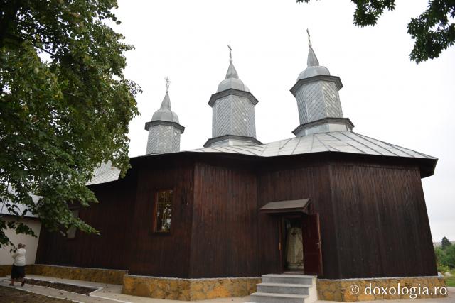Biserica „Sfântul Ierarh Nicolae” din Munteni, jud. Iași, a fost sfințită