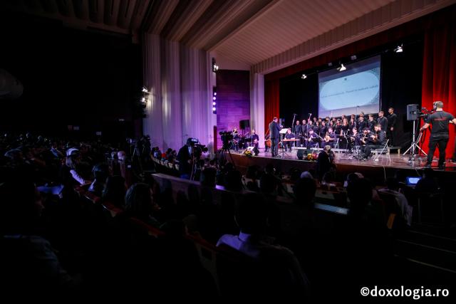 Public numeros, la Concertul de Muzică Bizantină Cultă Vocal-Instrumentală de la Iași