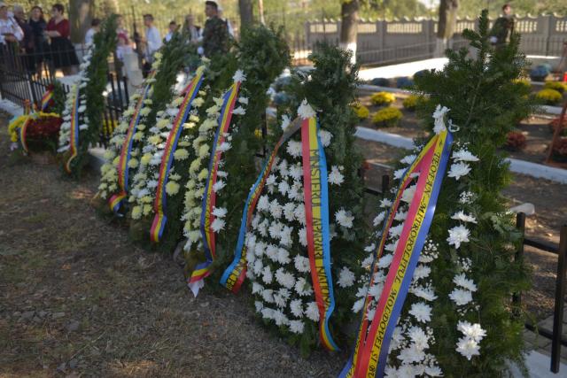 Ceremonie religioasă și militară la Cimitirul Militar Maxut: „Românul adevărat este chemat să-și apere valorile legate de neam și de familie”