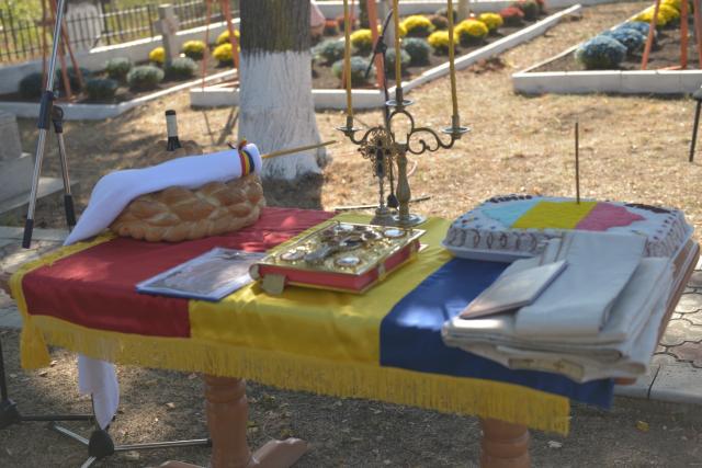 Ceremonie religioasă și militară la Cimitirul Militar Maxut: „Românul adevărat este chemat să-și apere valorile legate de neam și de familie”