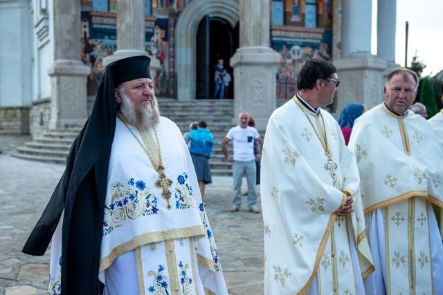 Mitropolitul Moldovei, la Mănăstirea Hadâmbu: „Nașterea și creșterea de prunci este cariera cea mai aleasă, cea mai înaltă”