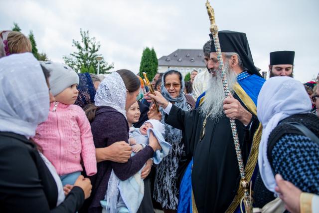 Mitropolitul Moldovei, la Mănăstirea Hadâmbu: „Nașterea și creșterea de prunci este cariera cea mai aleasă, cea mai înaltă”