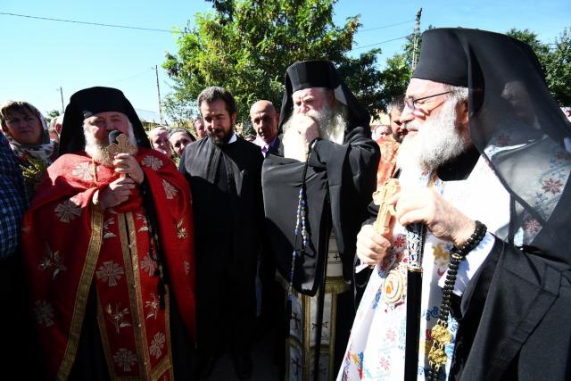 Mii de pelerini pe „Drumul Crucii” la Mănăstirea Hadâmbu