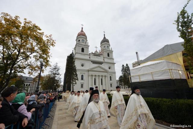 Programul hramului Sfintei Cuvioase Parascheva (11-15 octombrie 2018)