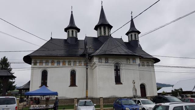 IPS Arhiepiscop Pimen, la Straja: „Să nu ne împuținăm sufletește atunci când suntem în necazuri și în suferințe”