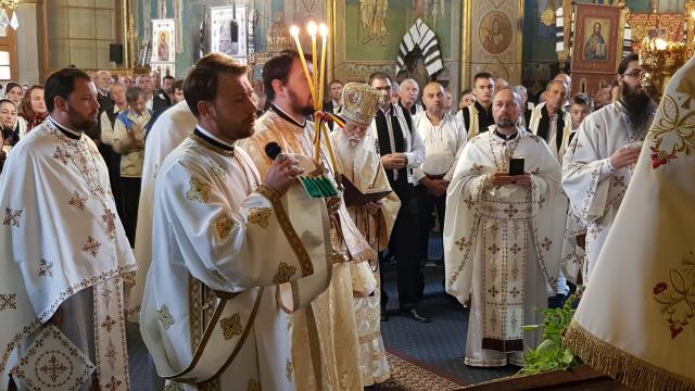 IPS Arhiepiscop Pimen, la Straja: „Să nu ne împuținăm sufletește atunci când suntem în necazuri și în suferințe”