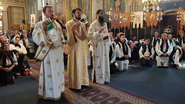 IPS Arhiepiscop Pimen, la Straja: „Să nu ne împuținăm sufletește atunci când suntem în necazuri și în suferințe”