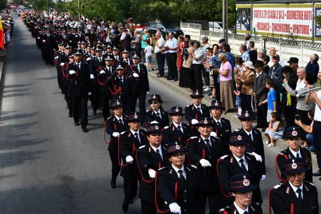 Biserica pompierilor din Moineşti, resfinţită de IPS Ioachim