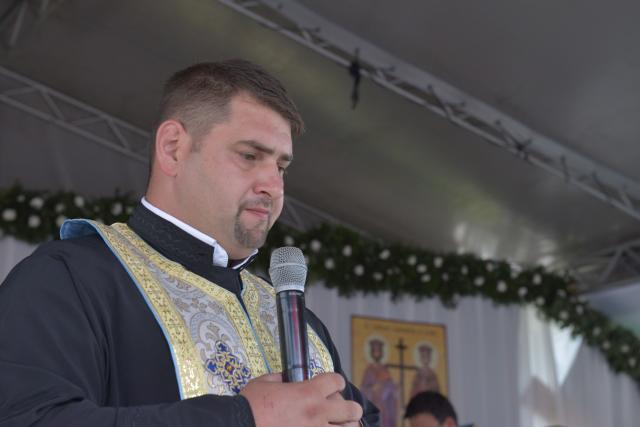 Sfințire de biserică la Netezi, Târgu Neamț: IPS Mitropolit Teofan a săvârșit slujba de târnosire