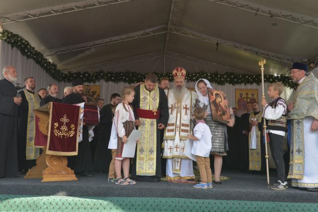 Sfințire de biserică la Netezi, Târgu Neamț: IPS Mitropolit Teofan a săvârșit slujba de târnosire