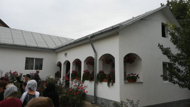 Sfințire de casă parohială și casă socială în Parohia Burlești