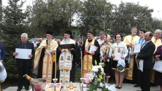 Sfințire de casă parohială și casă socială în Parohia Burlești