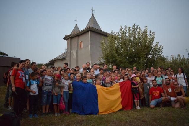Peste 120 de copii în Tabăra „Copilărie și credință” din Tăcuta – PS Ignatie: „Prioritatea Bisericii este investiția spirituală în copilași și în tineri”