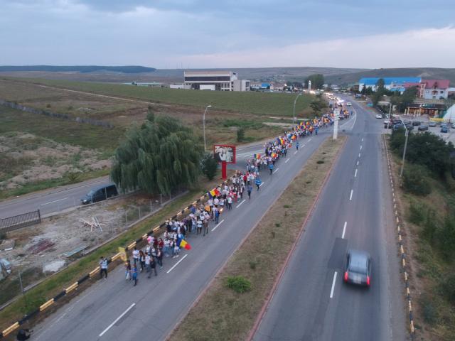 „Tânărul din Petrodava”, la final: 450 de tineri au încercat să descopere tainele mărturisirii, a jertfei și trăirii ortodoxe