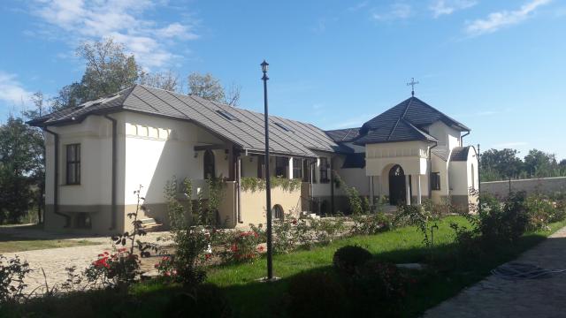 Aroneanu – „Mănăstirea din țarina Iașilor”