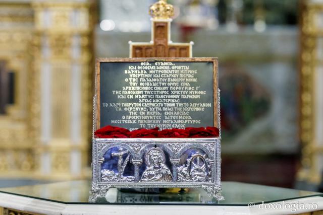 Moaștele Sfintei Mari Mucenițe Ecaterina au ajuns la Iași: „Avem nevoie ca de aer și ca de lumină de prezența Sfinților în viața noastră”