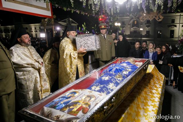 Moaștele Sfintei Mari Mucenițe Ecaterina au ajuns la Iași: „Avem nevoie ca de aer și ca de lumină de prezența Sfinților în viața noastră”