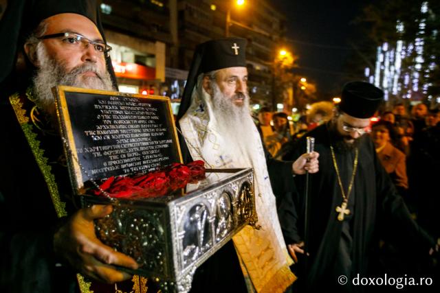 Moaștele Sfintei Mari Mucenițe Ecaterina au ajuns la Iași: „Avem nevoie ca de aer și ca de lumină de prezența Sfinților în viața noastră”