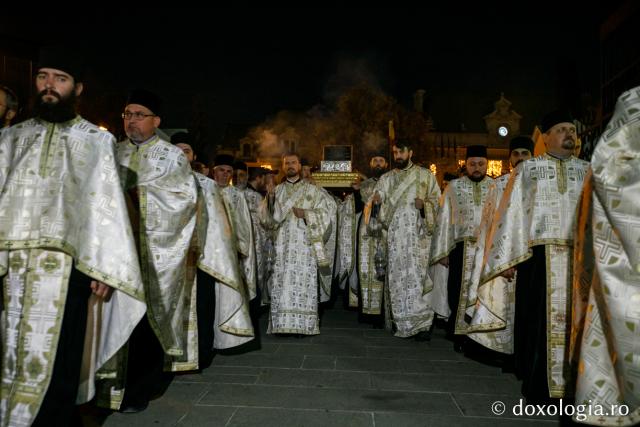 Moaștele Sfintei Mari Mucenițe Ecaterina au ajuns la Iași: „Avem nevoie ca de aer și ca de lumină de prezența Sfinților în viața noastră”