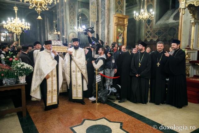 Moaștele Sfintei Mari Mucenițe Ecaterina au ajuns la Iași: „Avem nevoie ca de aer și ca de lumină de prezența Sfinților în viața noastră”