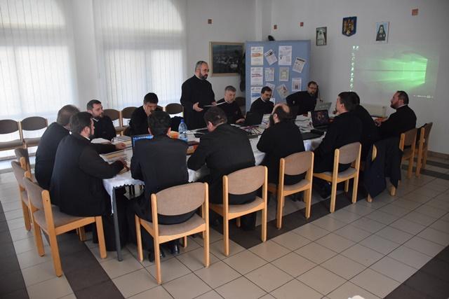 Consfătuirea catehetică anuală din Arhiepiscopia Iaşilor: „A fost încă un prilej de a constata cât de rodnic și odihnitor este lucrul în echipă”