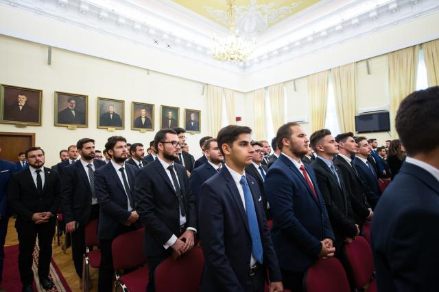 „Formal de Bun Venit” la Colegiul „Sfântul Nicolae” din Iași: „Fiind împreună, puteți să păstrați o atitudine corespunzătoare”