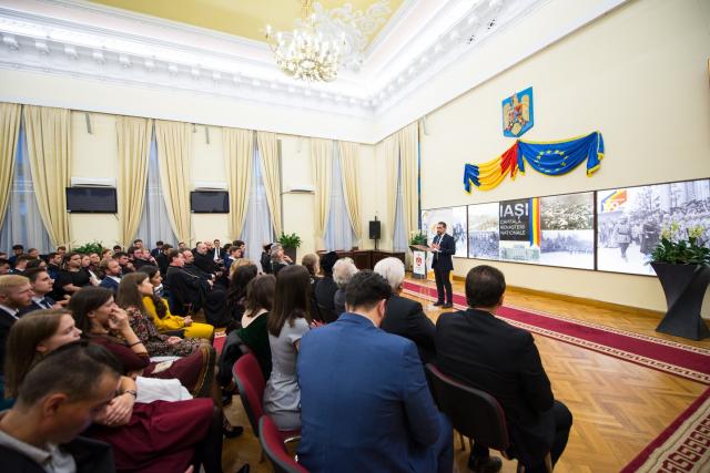 „Formal de Bun Venit” la Colegiul „Sfântul Nicolae” din Iași: „Fiind împreună, puteți să păstrați o atitudine corespunzătoare”