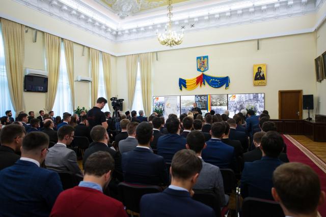 „Formal de Bun Venit” la Colegiul „Sfântul Nicolae” din Iași: „Fiind împreună, puteți să păstrați o atitudine corespunzătoare”