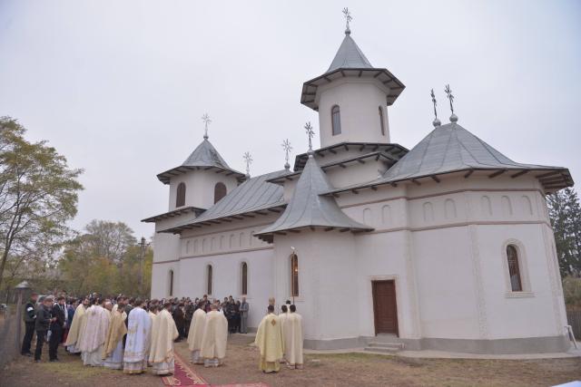 (Video) Sfințirea bisericii din satul Dimitrie Cantemir, jud. Botoșani