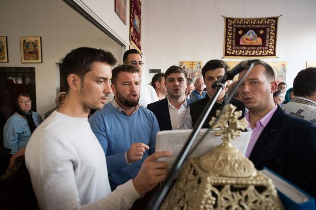 Hram la Parohia „Sfântul Apostol şi Evanghelist Luca” din Iași: „Slujbele pe care le săvârşim sunt legături între inimile noastre şi punţi către Dumnezeu”