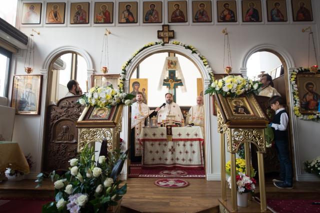 Hram la Parohia „Sfântul Apostol şi Evanghelist Luca” din Iași: „Slujbele pe care le săvârşim sunt legături între inimile noastre şi punţi către Dumnezeu”