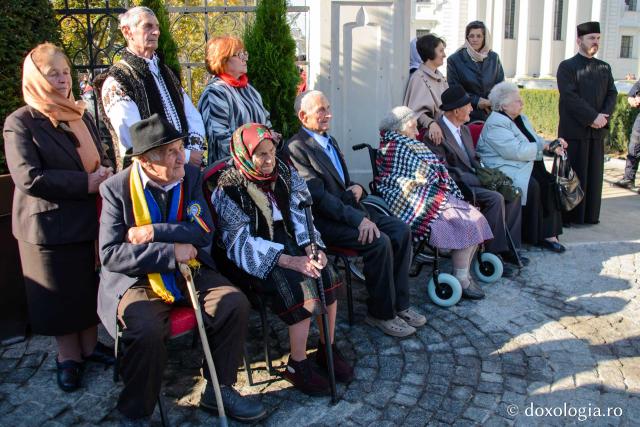 De o seamă cu Unirea: Cinci români au primit cea mai înaltă distincție a MMB, „Crucea Moldavă” pentru mireni