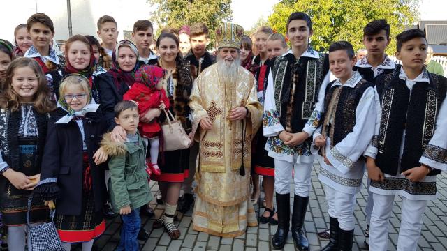 Popas aniversar în Parohia „Pogorârea Sfântului Duh” din Vicovu de Jos