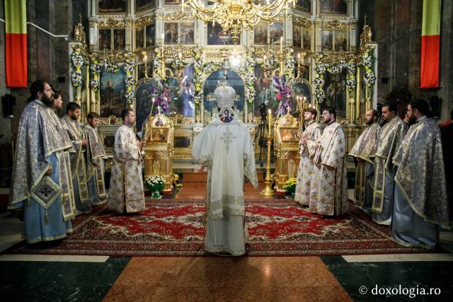 În ajun de hram, Sfânta Liturghie arhierească – PS Damaschin Dorneanul a slujit la Catedrala Mitropolitană