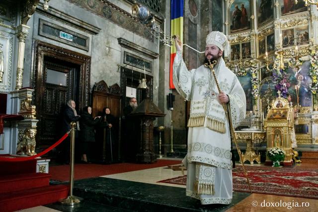 În ajun de hram, Sfânta Liturghie arhierească – PS Damaschin Dorneanul a slujit la Catedrala Mitropolitană