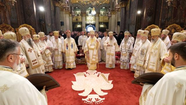 Mai mulți ierarhi s-au rugat împreună cu Patriarhul României la 11 ani de la întronizarea sa