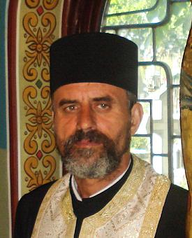 Peste 1.000 de persoane l-au condus pe părintele Vasile Cojocariu pe ultimul drum