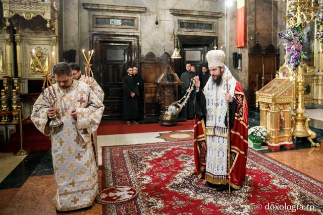 Slujbă de toată noaptea de hramul Sfintei Parascheva – Priveghere și Sfânta Liturghie la Catedrala Mitropolitană