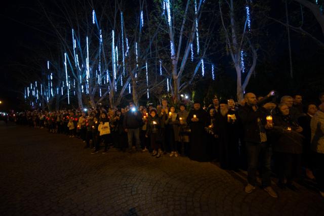 Hramul Sfintei Parascheva: 23.000 de pelerini au străbătut „Calea Sfinților” la Iași