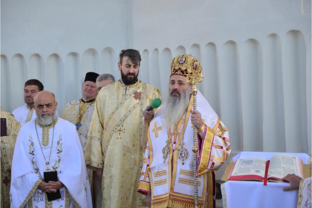 Resfințire de biserică la Aroneanu - Iași: „Raportându-ne la cele cuprinse în cuvântul Domnului din Scriptură, nu ne vom rătăci niciodată”