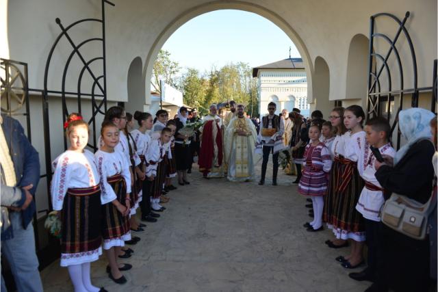 Resfințire de biserică la Aroneanu - Iași: „Raportându-ne la cele cuprinse în cuvântul Domnului din Scriptură, nu ne vom rătăci niciodată”