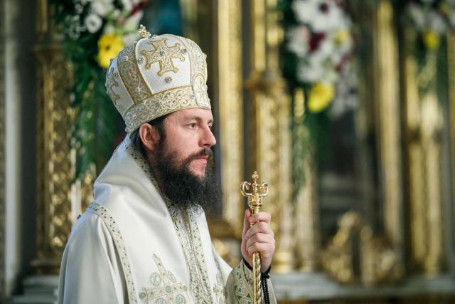 (Video) Mă plec în fața dumneavoastră căci nu ați ascultat oamenii, ci vocea și chemarea Sfintei Parascheva - PS Damaschin Dorneanul