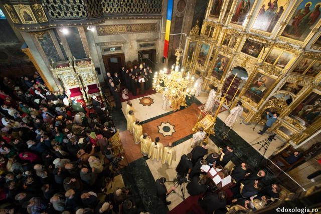 Slujbele Bisericii – comoară de nepreţuit a poporului român