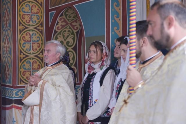 Sfințire de biserică la Avrămeni: „Domnul Hristos nu dorește să rămână cu forța în viața noastră”