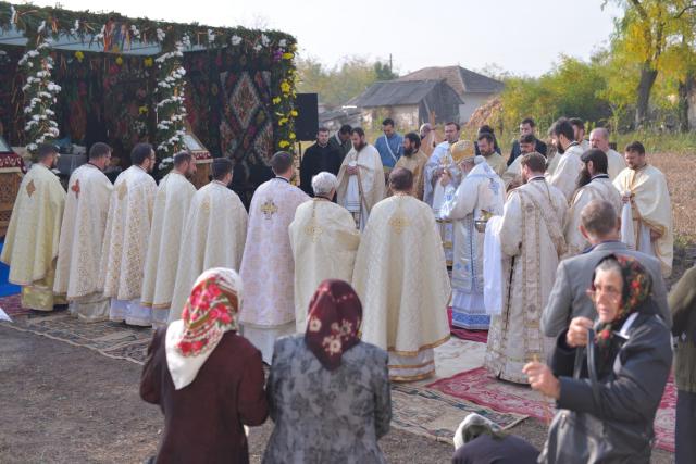 Sfințire de biserică la Avrămeni: „Domnul Hristos nu dorește să rămână cu forța în viața noastră”