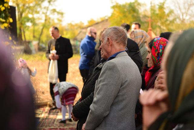 Sfințire de biserică la Avrămeni: „Domnul Hristos nu dorește să rămână cu forța în viața noastră”