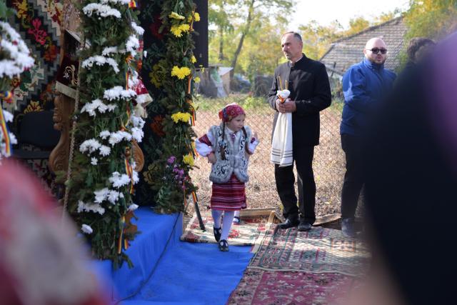 Sfințire de biserică la Avrămeni: „Domnul Hristos nu dorește să rămână cu forța în viața noastră”